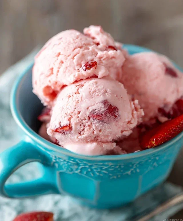 Homemade Strawberry Ice Cream